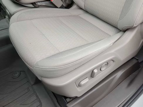 Used 2022 GMC Sierra 1500 SLE image 13