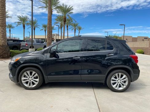 Used 2020 Chevrolet Trax Premier FWD image 3