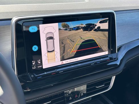 New 2026 Volkswagen Atlas Cross Sport SE image 24