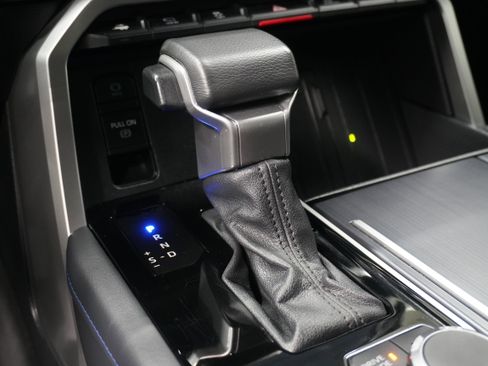 Used 2022 Toyota Tundra Platinum w/ Advanced Package image 27