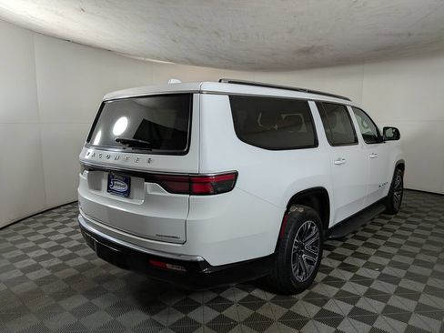 Certified 2023 Jeep Wagoneer L Series II AWD/4WD image 7