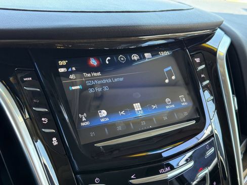 Used 2020 Cadillac Escalade Premium Luxury AWD/4WD image 20