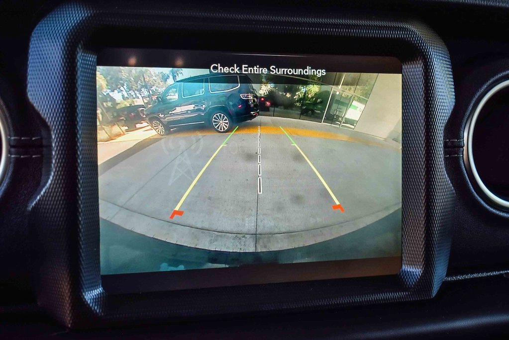Used 2023 Jeep Wrangler Unlimited Sahara AWD/4WD image 20