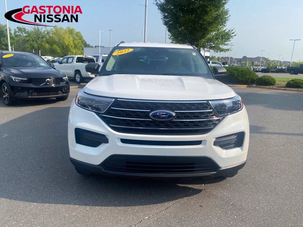 Used 2022 Ford Explorer XLT w/ Class IV Trailer Tow Package AWD/4WD image 3
