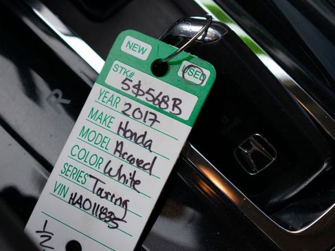 Used 2017 Honda Accord Touring image 30