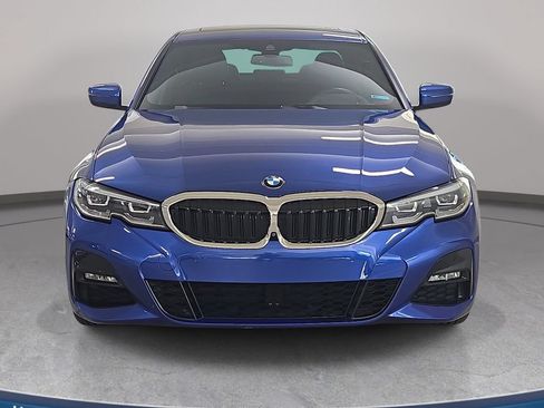 Used 2020 BMW 330i Sedan w/ M Sport Package RWD image 3
