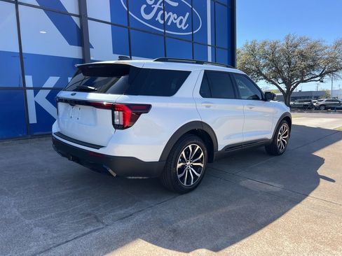 New 2026 Ford Explorer ST-Line w/ Premium Package image 7