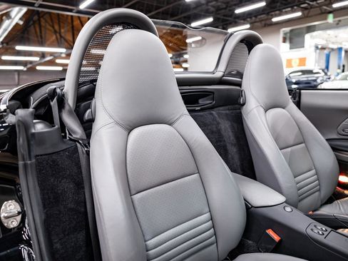 Used 2002 Porsche Boxster S image 10