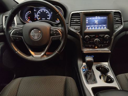 Used 2019 Jeep Grand Cherokee Laredo image 22