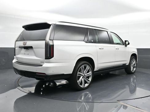 Certified 2025 Cadillac Escalade ESV Sport Platinum AWD/4WD image 13