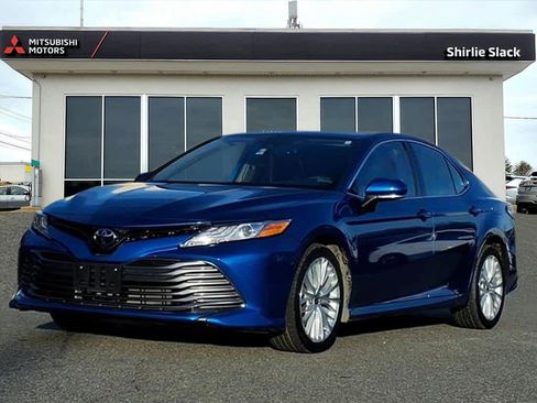 Used 2020 Toyota Camry XLE image 1