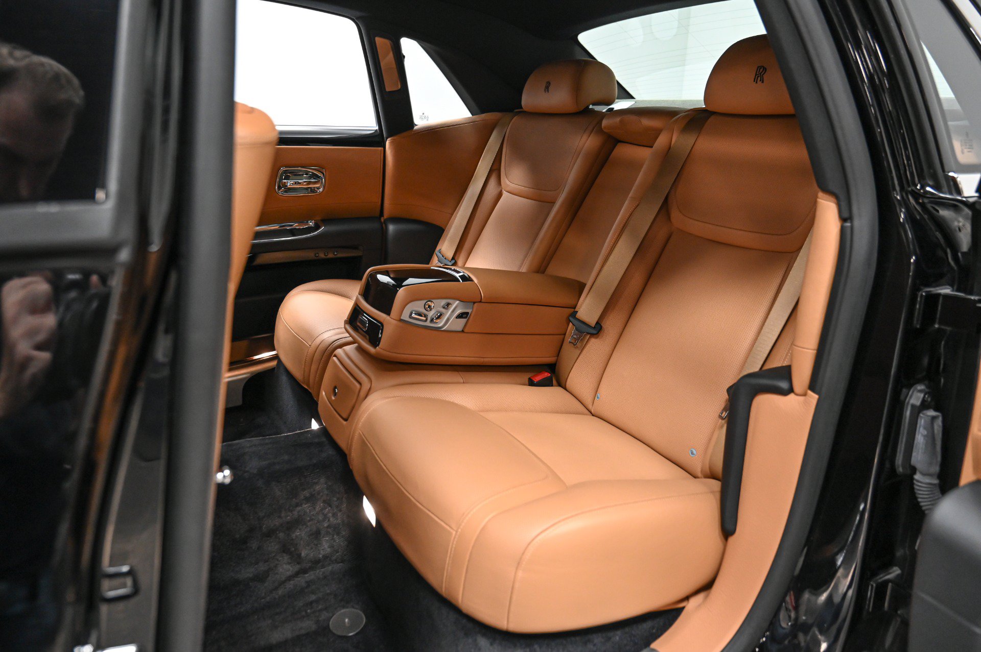 Used 2015 Rolls-Royce Ghost RWD image 33