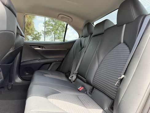 Used 2021 Toyota Camry SE FWD image 17
