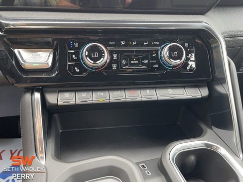 New 2025 GMC Sierra 2500 Denali w/ Denali Reserve Package image 30