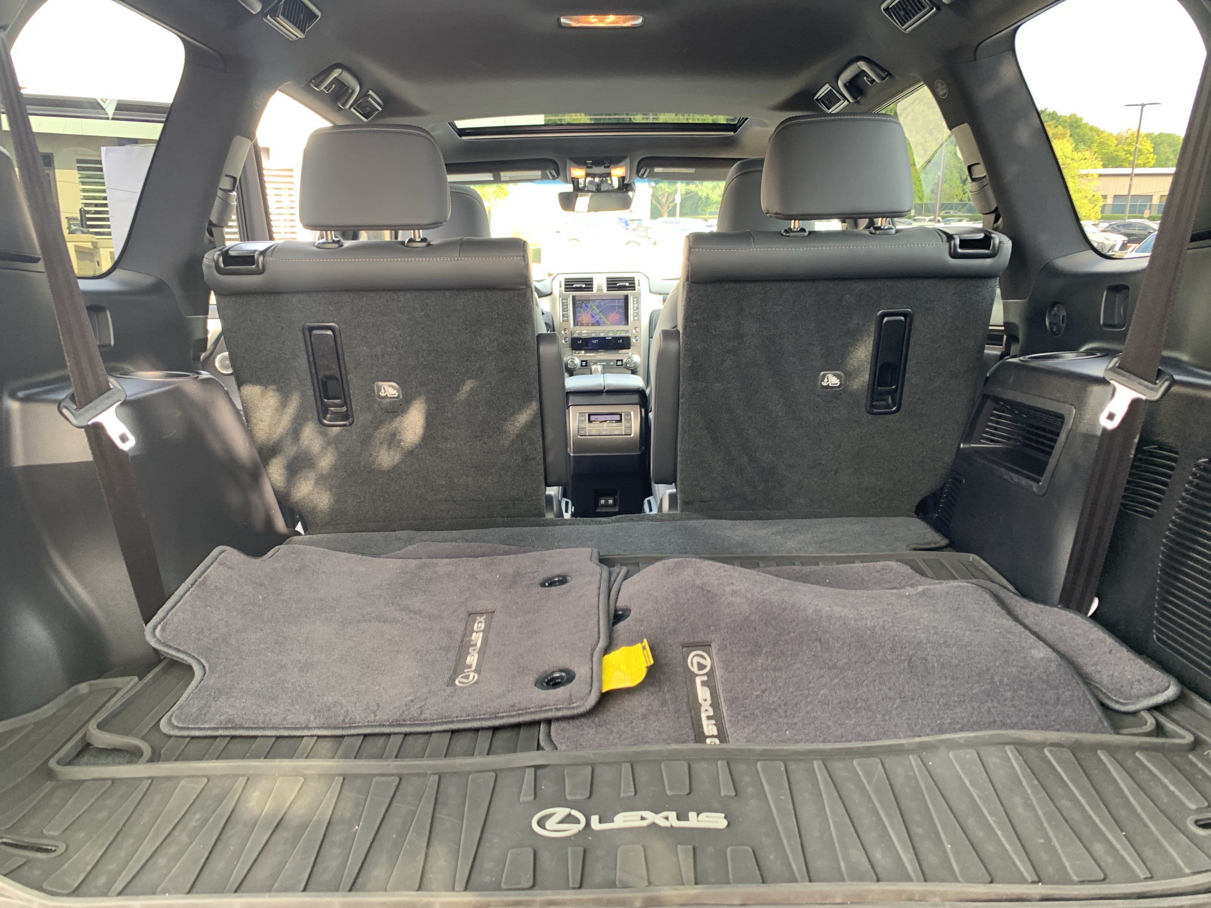 Used 2021 Lexus GX 460 Premium w/ Accessory Package AWD/4WD image 34