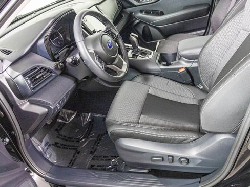 Used 2025 Subaru Outback Premium w/ Popular Package #1A image 17