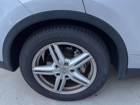 Used 2011 Porsche Cayenne S image 18