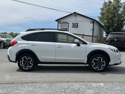 Used 2014 Subaru Crosstrek 2.0i Premium AWD/4WD image 2