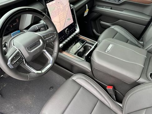 New 2026 GMC Yukon XL Denali w/ Denali Reserve Package AWD/4WD image 10