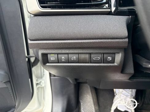 Used 2025 Toyota Camry LE FWD image 15