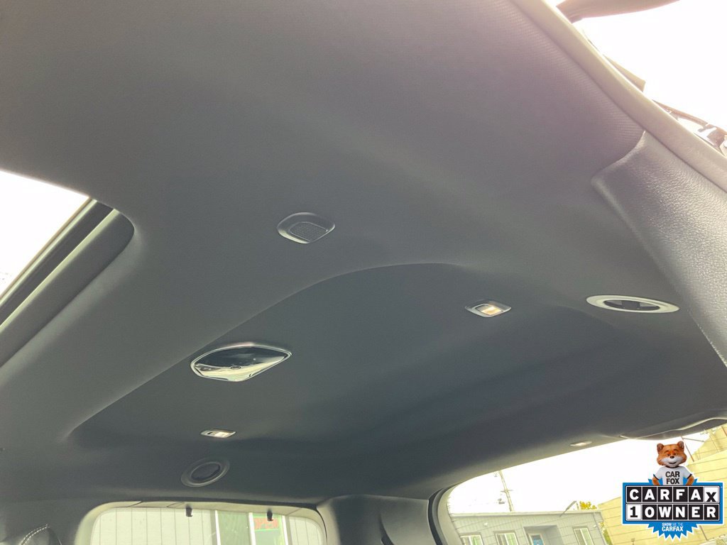 Used 2023 Chrysler Pacifica Limited w/ Uconnect Theater Family Group FWD image 33