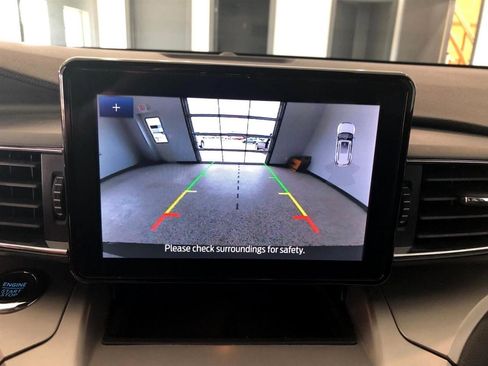 Used 2022 Ford Explorer XLT w/ Equipment Group 202A image 18