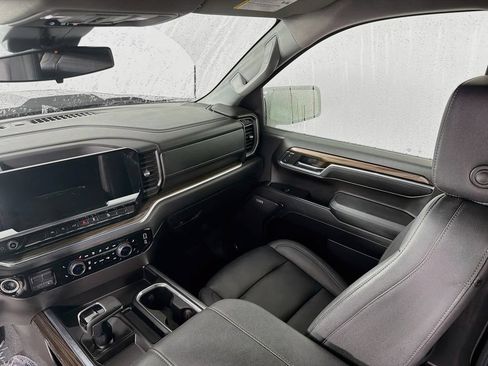 Used 2024 Chevrolet Silverado 1500 LT Trail Boss w/ Convenience Package II AWD/4WD image 24