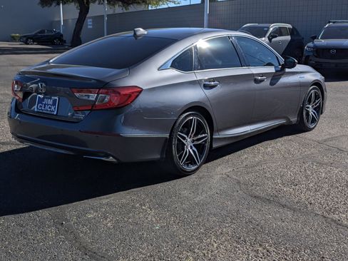 Used 2022 Honda Accord Touring image 2