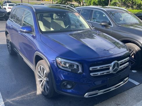 Used 2021 Mercedes-Benz GLB 250 4MATIC w/ Premium Package image 1
