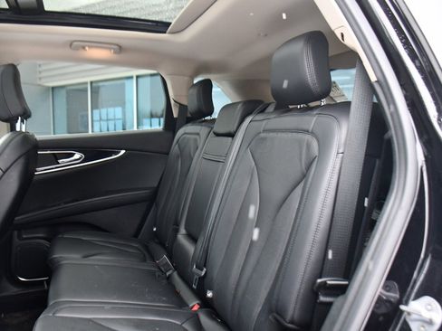 Used 2022 Lincoln Nautilus Reserve image 21