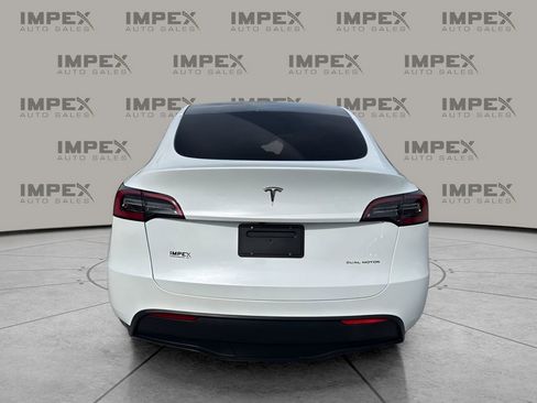 Used 2023 Tesla Model Y Long Range AWD/4WD image 4