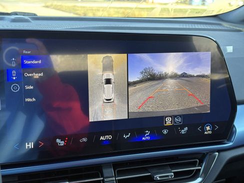 New 2026 Chevrolet Equinox EV LT image 23