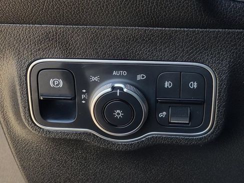 Certified 2021 Mercedes-Benz GLB 250 image 33