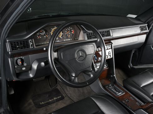 Used 1994 Mercedes-Benz E 500 Sedan image 17