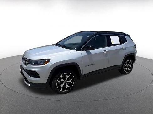 Used 2025 Jeep Compass Limited AWD/4WD image 8