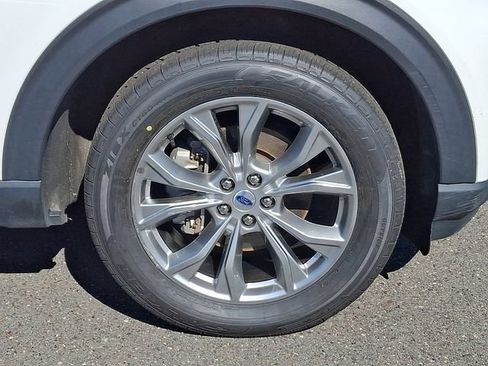 Certified 2022 Ford Explorer XLT w/ Equipment Group 202A AWD/4WD image 12