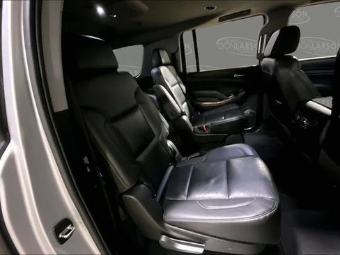 Used 2018 Chevrolet Suburban Premier AWD/4WD image 16