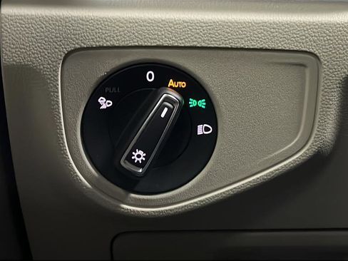 Used 2021 Volkswagen Atlas SEL Premium image 40