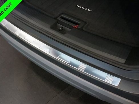 Used 2022 Nissan Rogue SV image 42