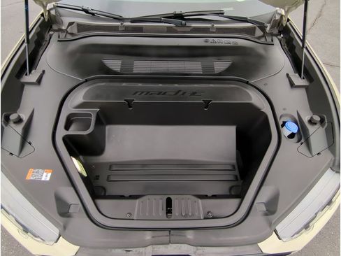 Used 2025 Ford Mustang Mach-E Premium image 21