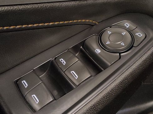 Used 2021 Chevrolet Traverse LT image 27