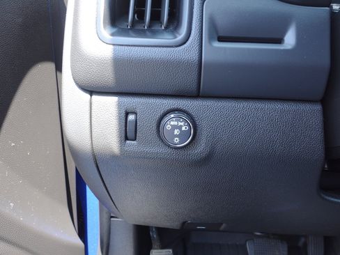 Used 2021 Chevrolet Colorado LT w/ Safety Package RWD image 13