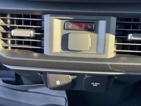 Used 2025 Ford F150 Raptor AWD/4WD image 13