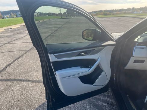 New 2025 Jaguar F-PACE R-Dynamic S image 10