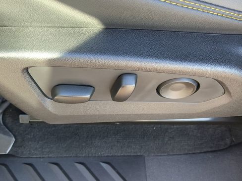 Used 2025 Chevrolet Colorado ZR2 w/ Technology Package image 20