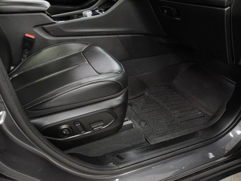 Certified 2023 Jeep Grand Cherokee Limited w/ Black Appearance Package image 50