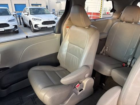 Used 2015 Toyota Sienna AWD image 25