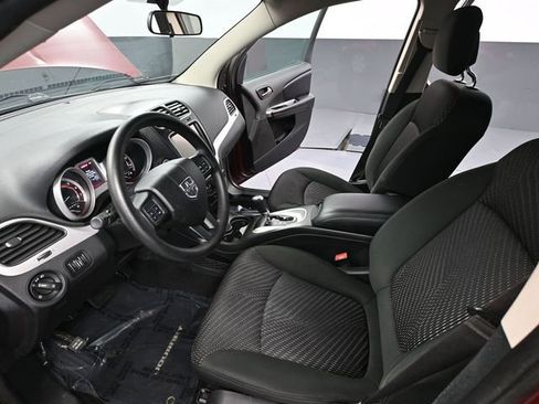 Used 2011 Dodge Journey Mainstreet w/ Safe & Sound Group image 23