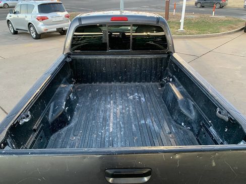 Used 2015 Toyota Tacoma PreRunner w/ Convenience Package image 8