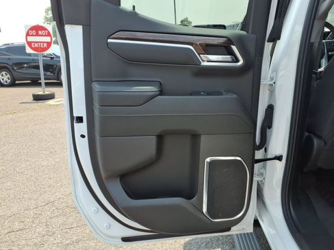 Certified 2025 GMC Sierra 1500 Elevation AWD/4WD image 12
